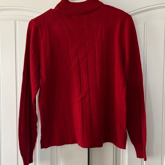 Harvé Benard Red Lnit Sweater Size Medium - Picture 2 of 9